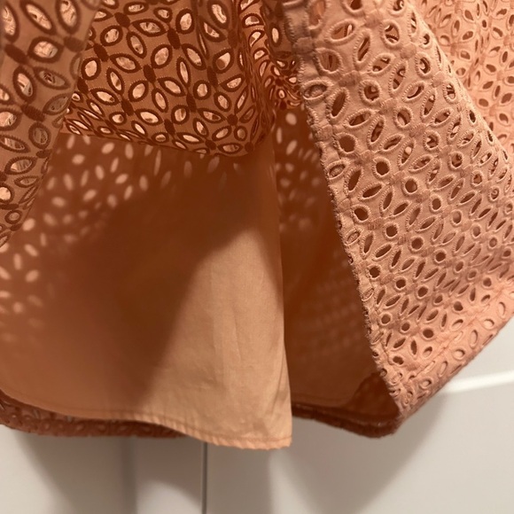 Ann Taylor Loft Coral Pink Eyelet Floral Mini Skirt Size 6 Women’s - Picture 5 of 9